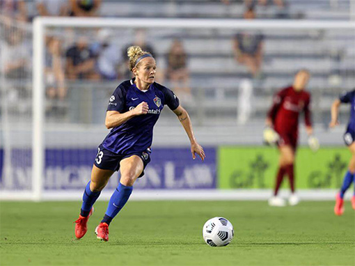 NWSL and players agree to deal including minimum $35,000 salary